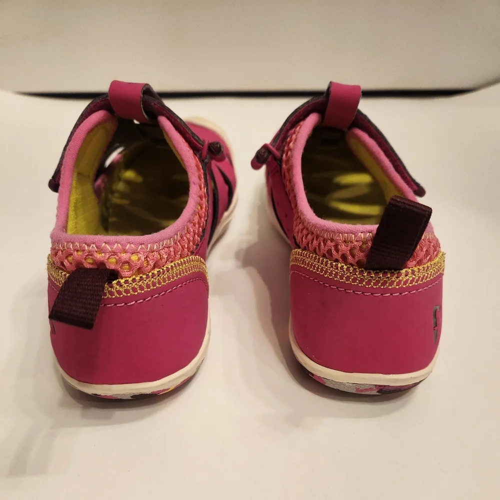 Plae Sam 2.0 Water Sandals Kids Size 3 Electric Fuchsia Pink Excellent Shoes
